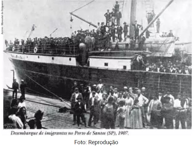Dia da Imigração Alemã: chegada de um navio com imigrantes 