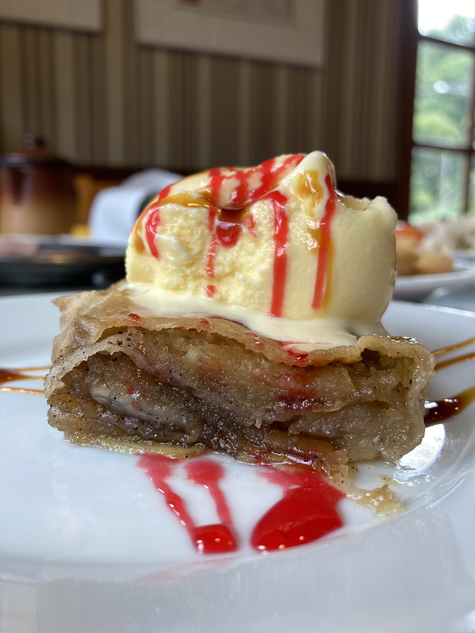 Combinações no Bela Vista Café Colonial: apfelstrudel com sorvete de creme é uma delícia